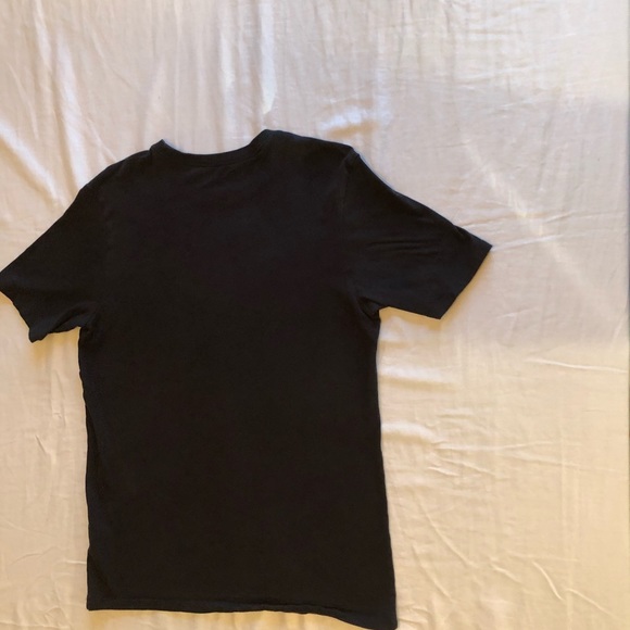 Nike shirt - Picture 2 of 3